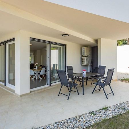 Apartments At Villa Frida Premantura Exterior photo